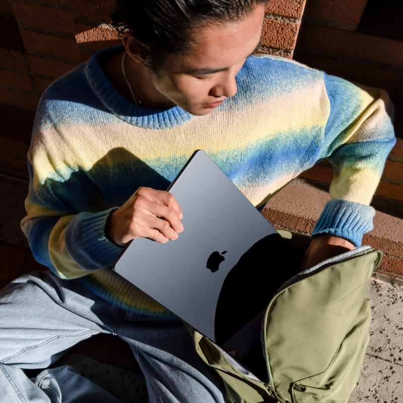 Apple MacBook Air 15" (M3, 8C CPU/10C GPU, 2024), 16 ГБ, 256 ГБ SSD, 35 W, «сияющая звезда» Фото-6