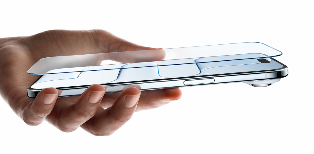 Защитное стекло в подарок к iPhone 17
