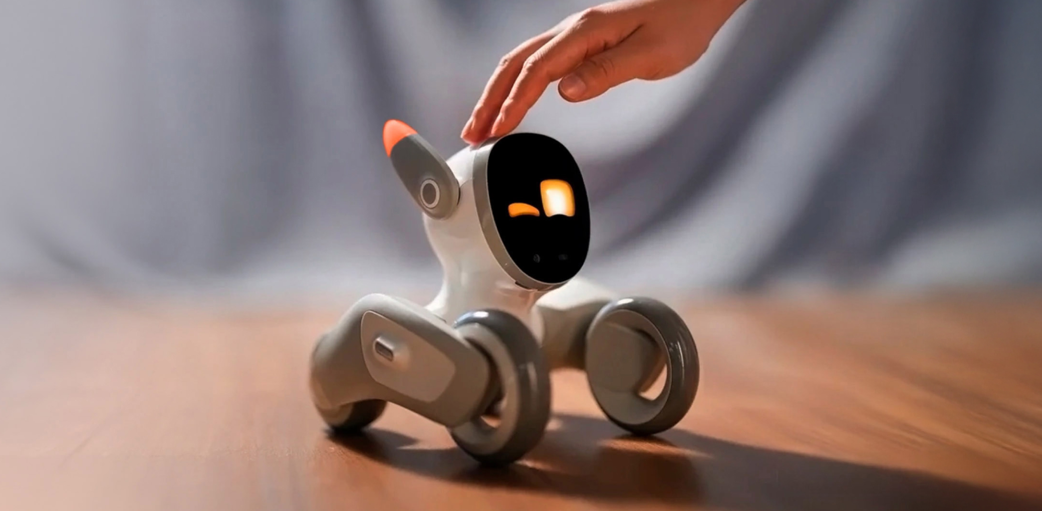 Умный робот Loona