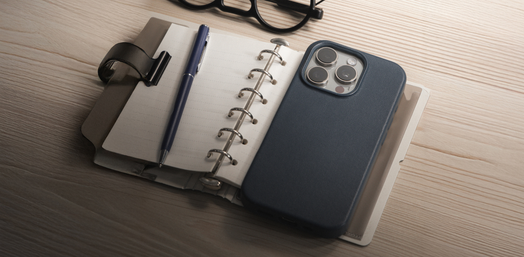 Подарок к iPhone 16 Pro: кожаный чехол restore: MagSafe