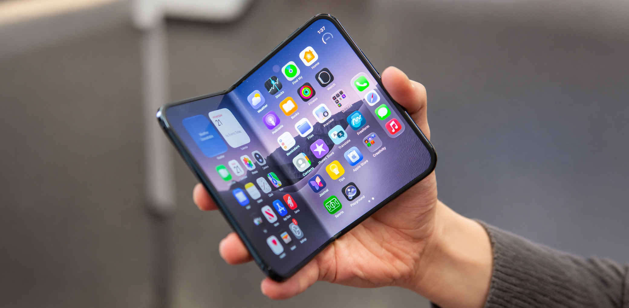 iPhone Duo уже в Москве и Санкт-Петербурге