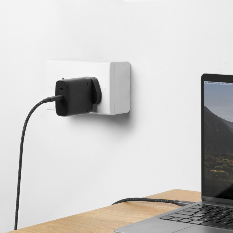 Сетевое зарядное устройство Native Union Fast GaN Charger 2USB-C, PD, 67 Вт, черный Фото-5