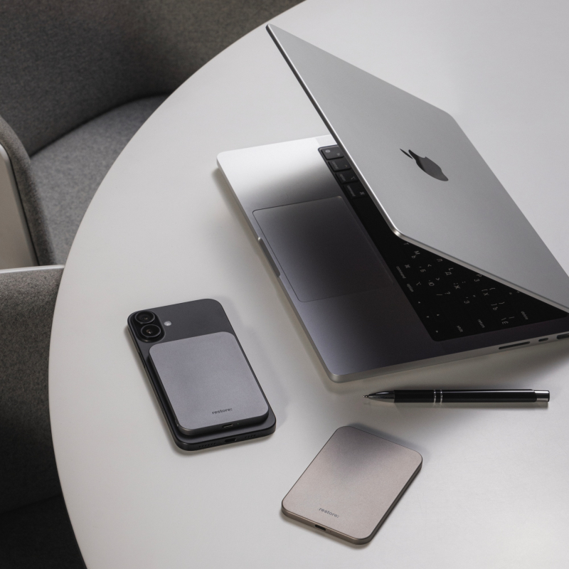 Магнитный беспроводной внешний АКБ restore: hello, world! Magsafe, 10W, 3000 mAh, темно-серый Фото-6