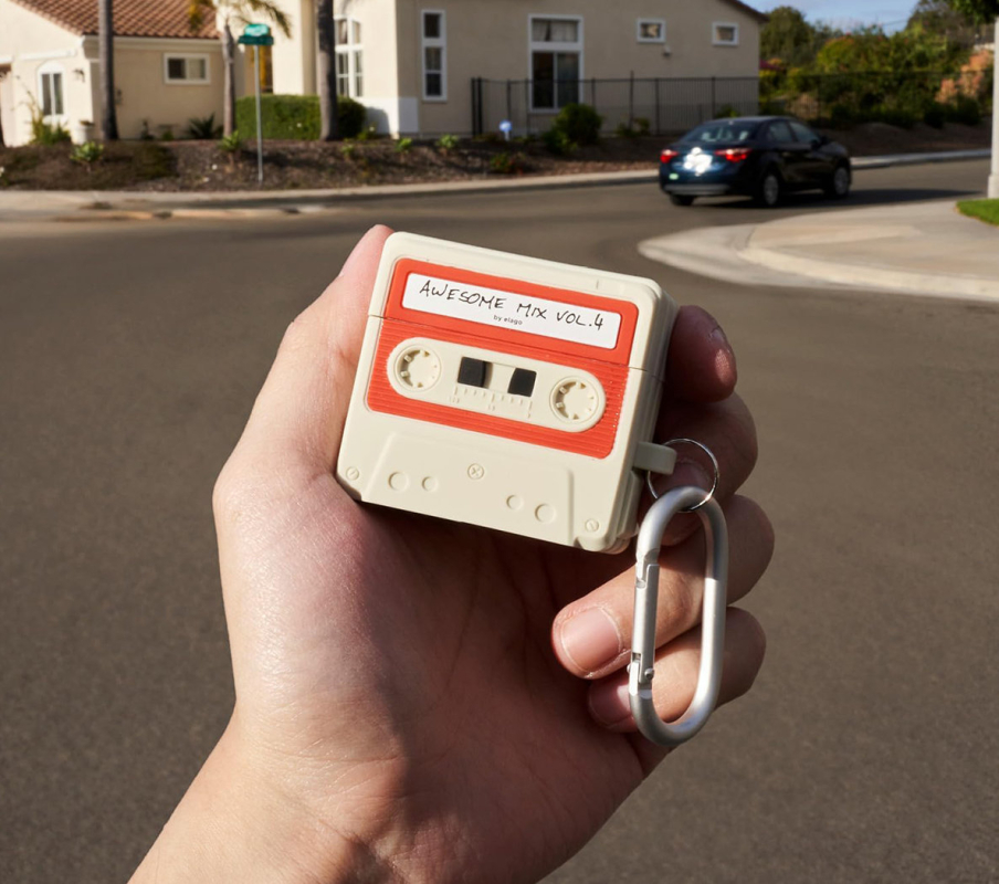 Чехол Elago Unique Cassette Tape для AirPods 4, силикон, белый+красный Фото-2