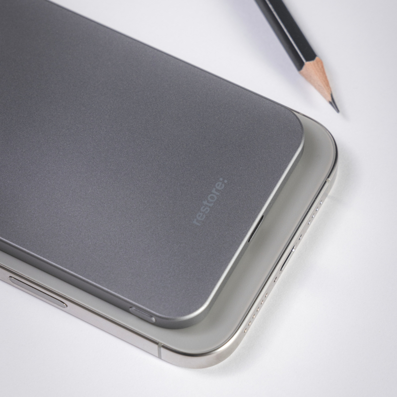 Магнитный беспроводной внешний АКБ restore: hello, world! Magsafe, 10W, 3000 mAh, темно-серый Фото-9