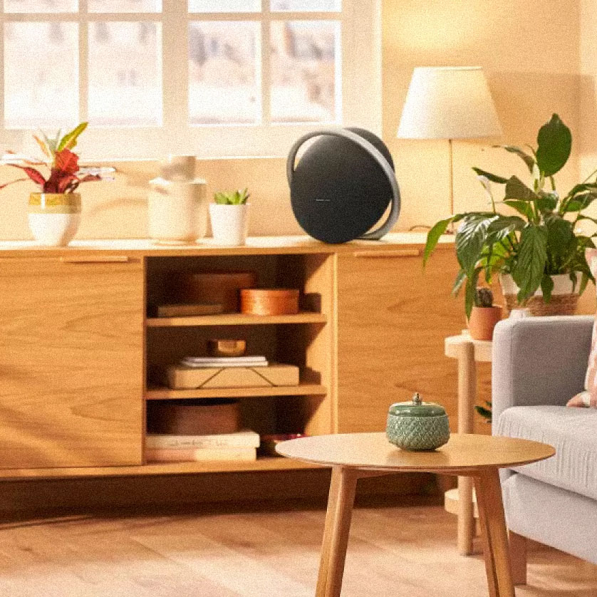 Купить Акустика портативная Harman Kardon Onyx Studio 8, черный — цена