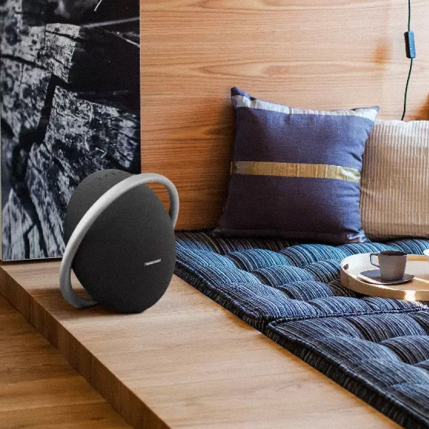 Купить Акустика портативная Harman Kardon Onyx Studio 8, черный — цена